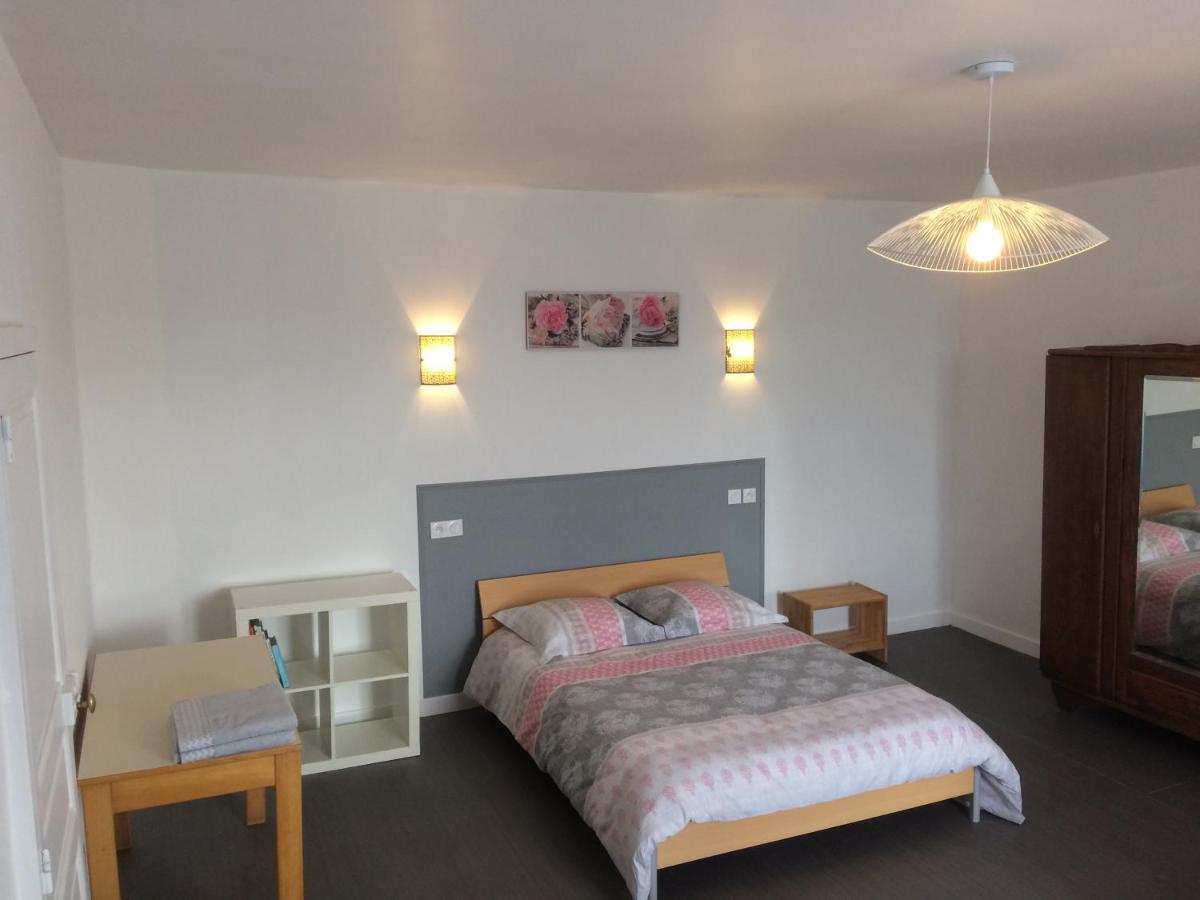 Chambres " Orchidees " Saint-Denis-de-Gastines Kültér fotó